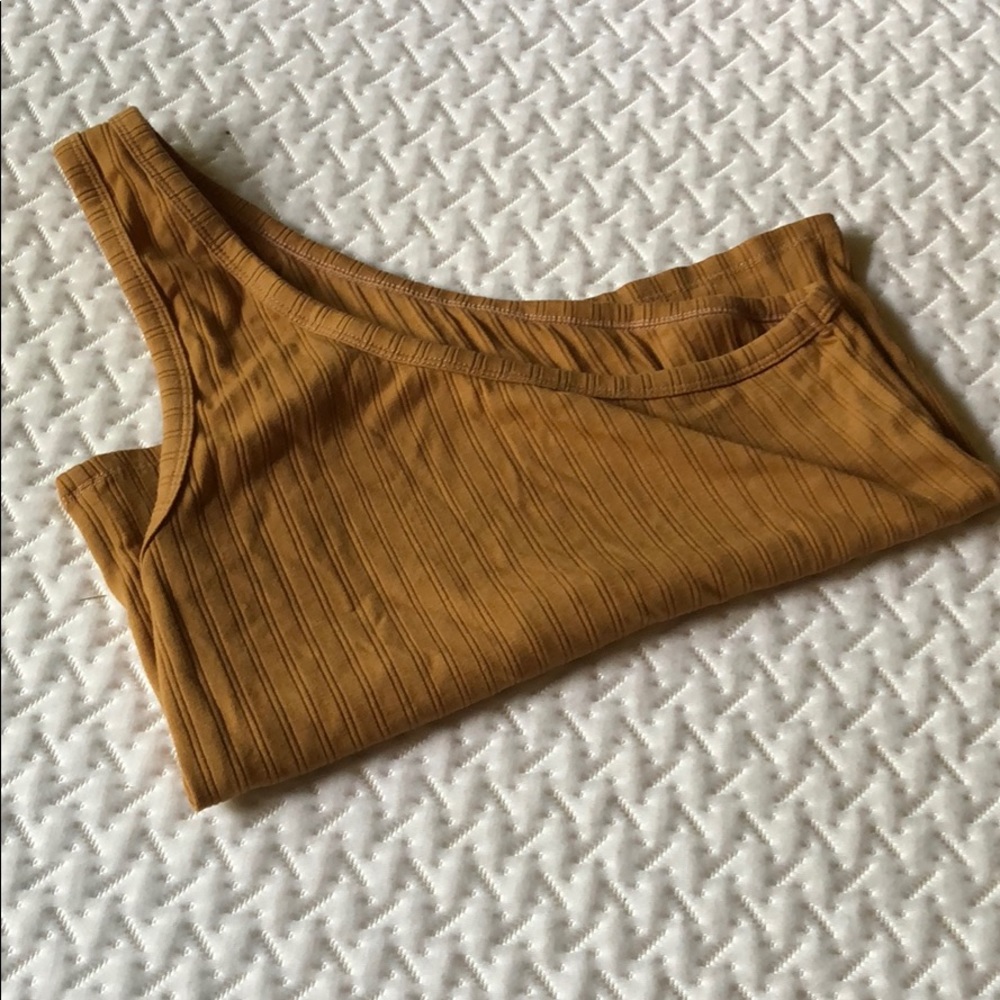One shoulder tank